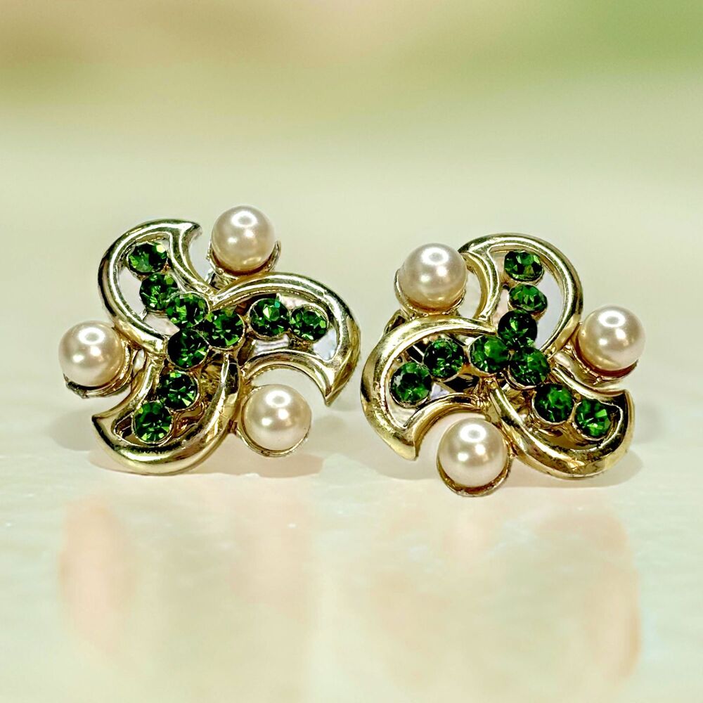 Marhill Earrings  goldtone green rhinestone and pearl  clip on